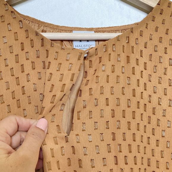 Halston Heritage Silk Dolman Short Sleeve Top V Neck Keyhole Button Detail - Picture 6 of 12